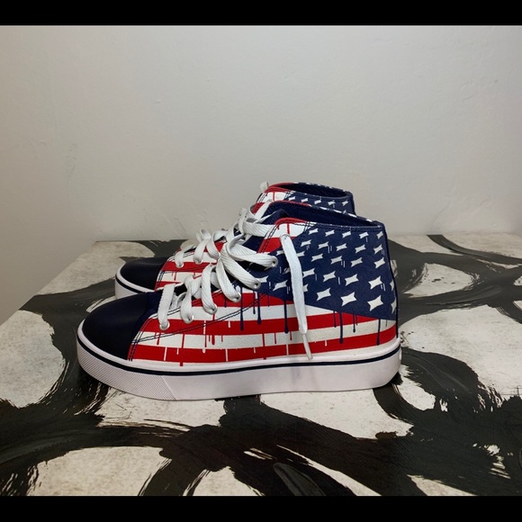 Heelys American Flag Sneakers - Size 7 - Picture 3 of 6